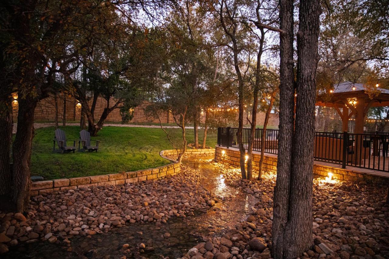 7744 Ranch Glamping Resort Остин Екстериор снимка