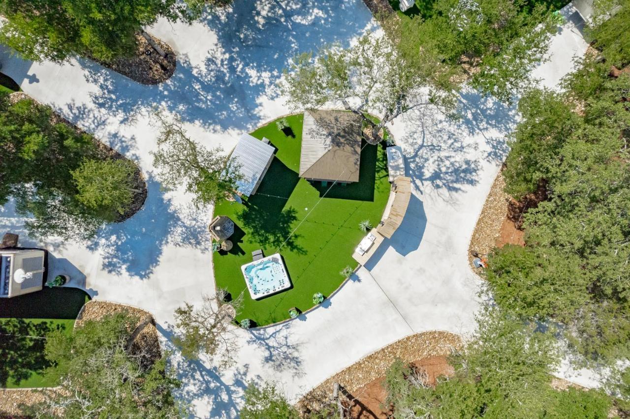 7744 Ranch Glamping Resort Остин Стая снимка